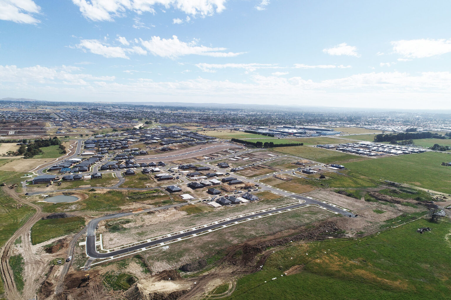 Aerial photography of construction at Pinnacle estate.