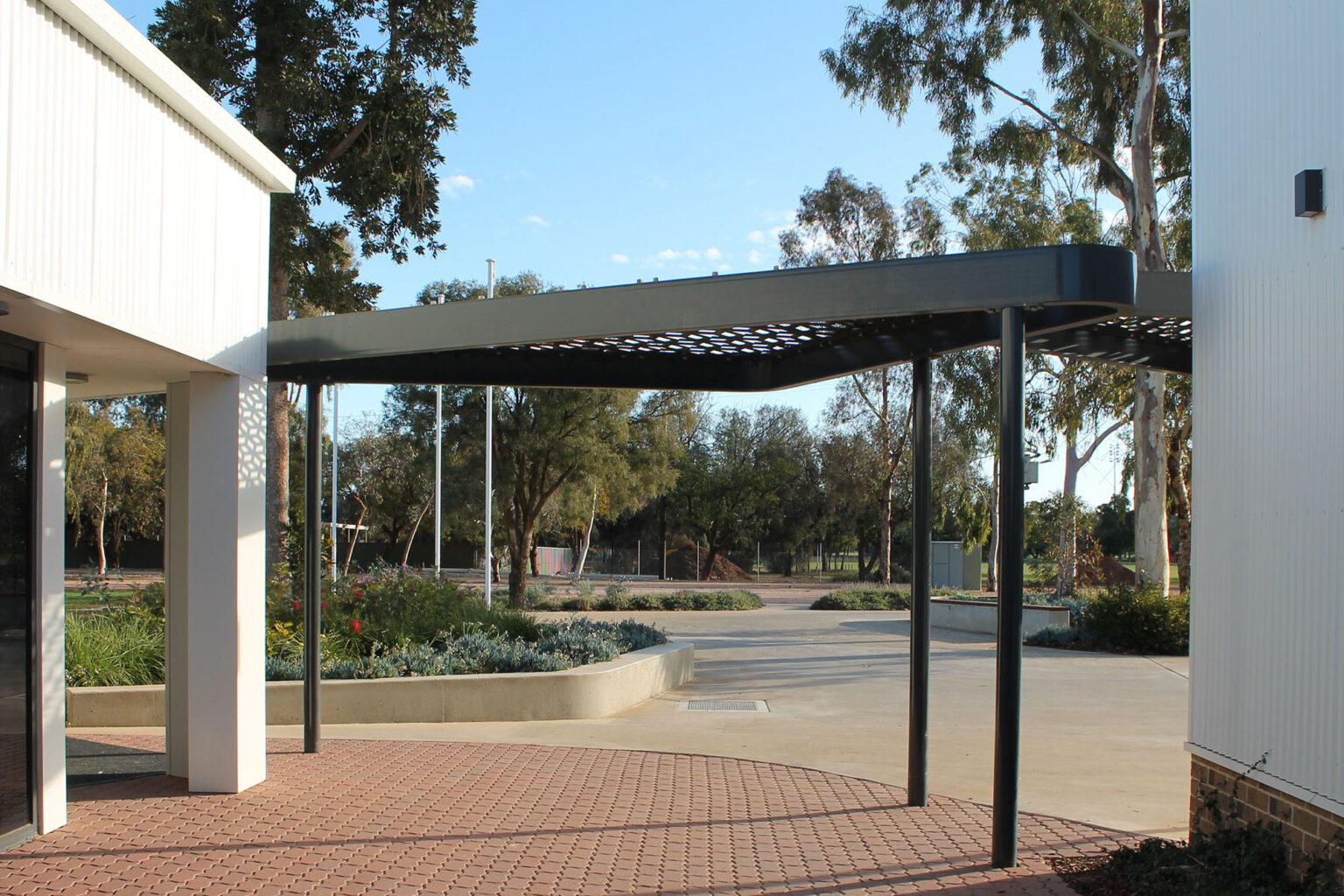 Entrance forecourt at Red Cliffs Secondary College.