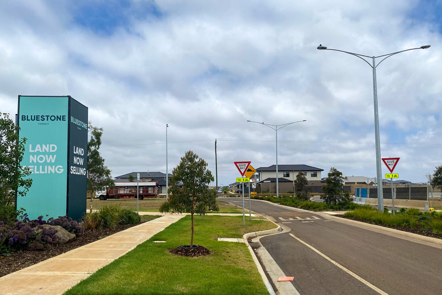 A road and streetscape at Bluestone estate.